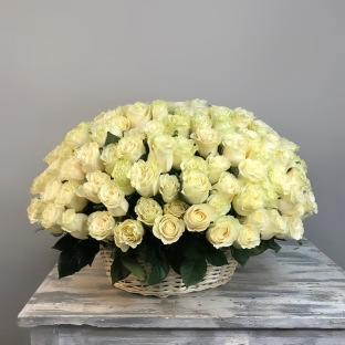 Корзина из 201 розы