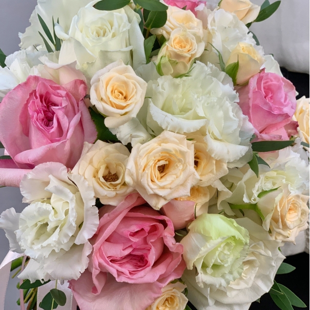 Букет невесты "Анжелика" из роз и эустом