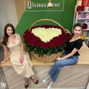 Чудо любви - сердце из 501 розы