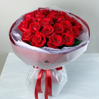 25 красных роз