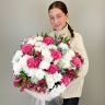 Букет "Малиновый джем" из хризантем, роз и альстромерий