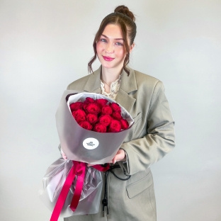 15 красных кенийских роз