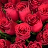 35 красных кенийских роз