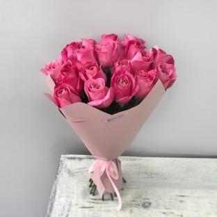 Шелк - 19 розовых роз