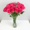 Охапка малиновых роз