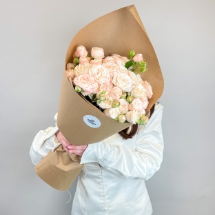 Охапка кустовых роз Бомбастик - 9 штук